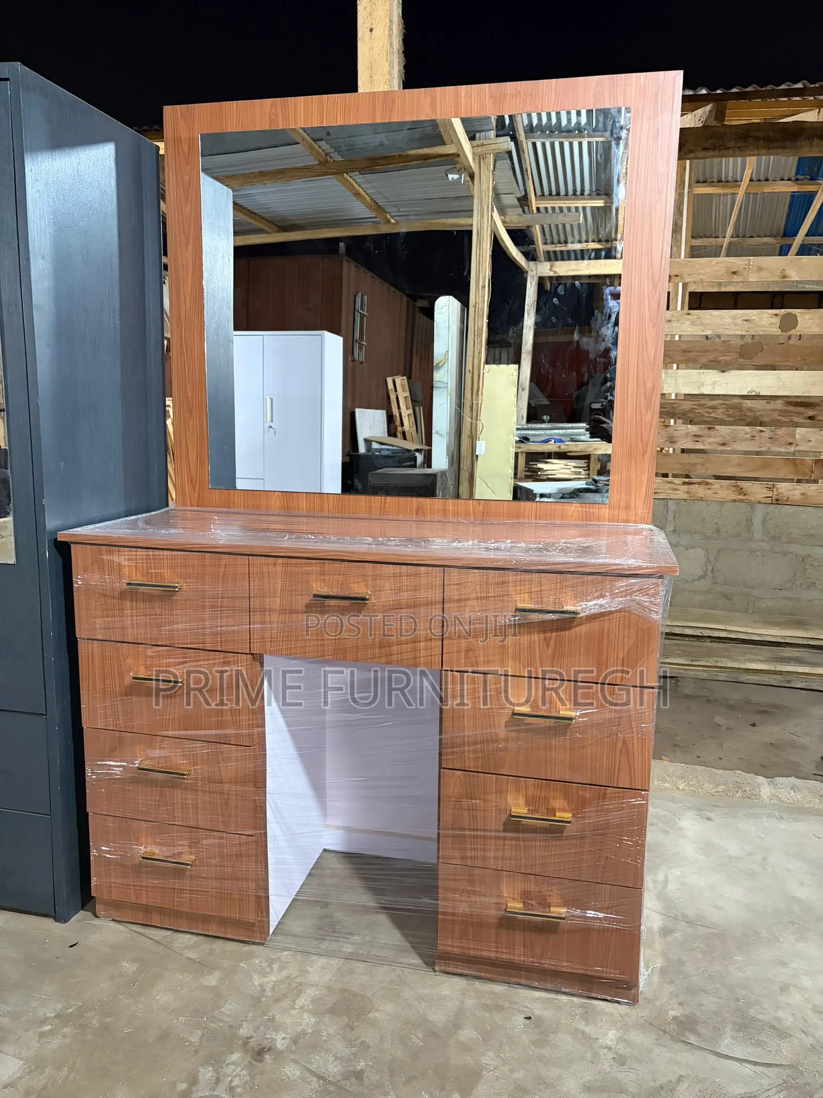 Prime Dressing Mirror