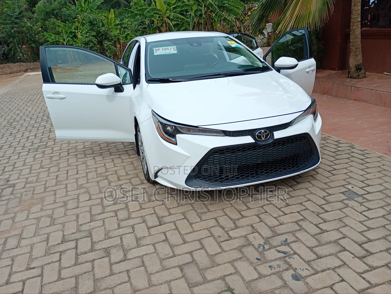 Toyota Corolla LE 2020 White