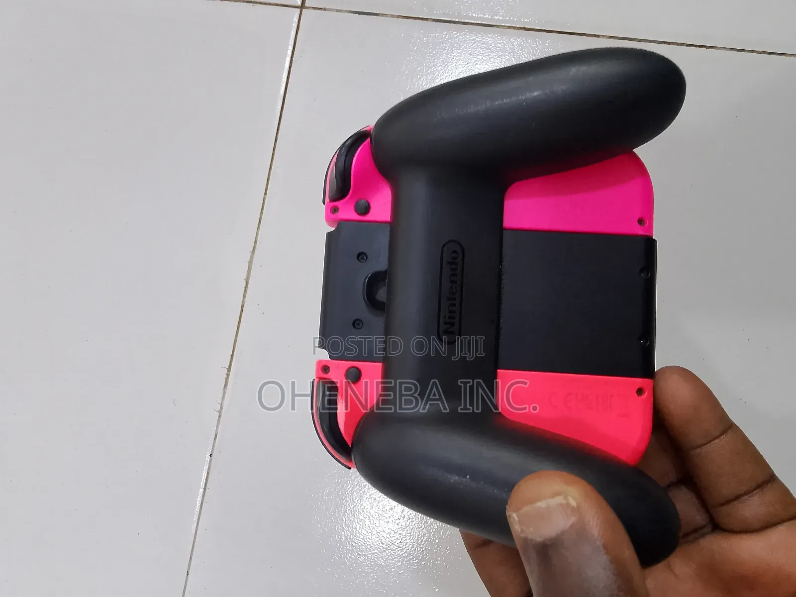 Nintendo Switch Joy-Cons + Holder