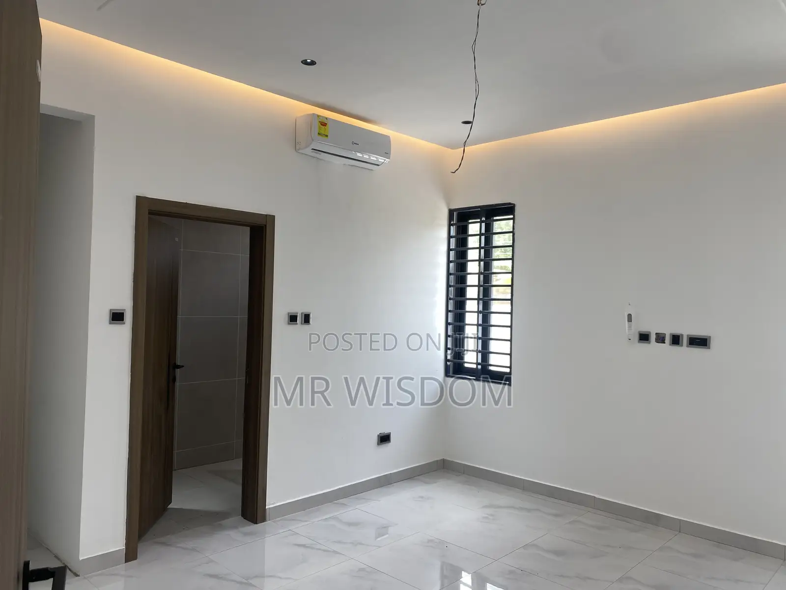 4bdrm Bungalow in Lakeside Estate for sale