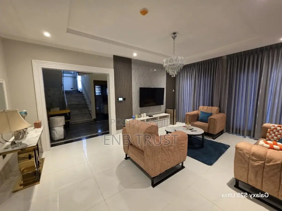 Furnished 5bdrm Townhouse / Terrace in Airport West for rent
