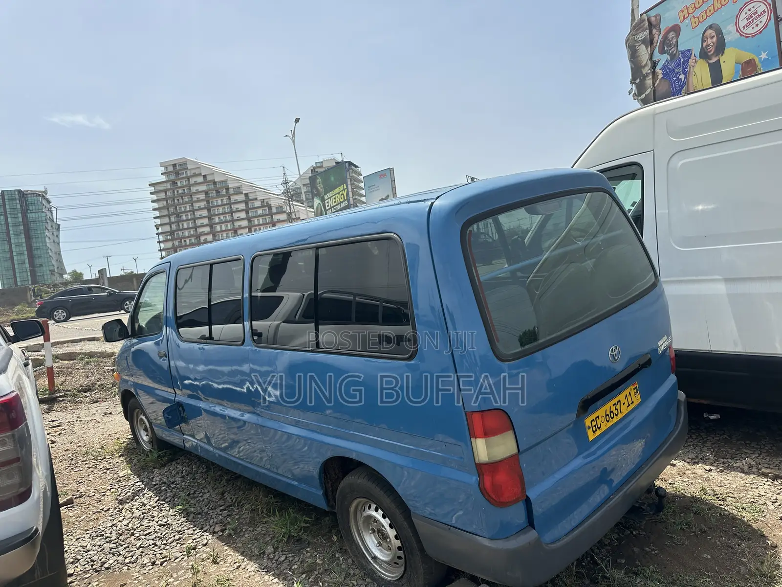 Toyota HiAce 2002 Blue
