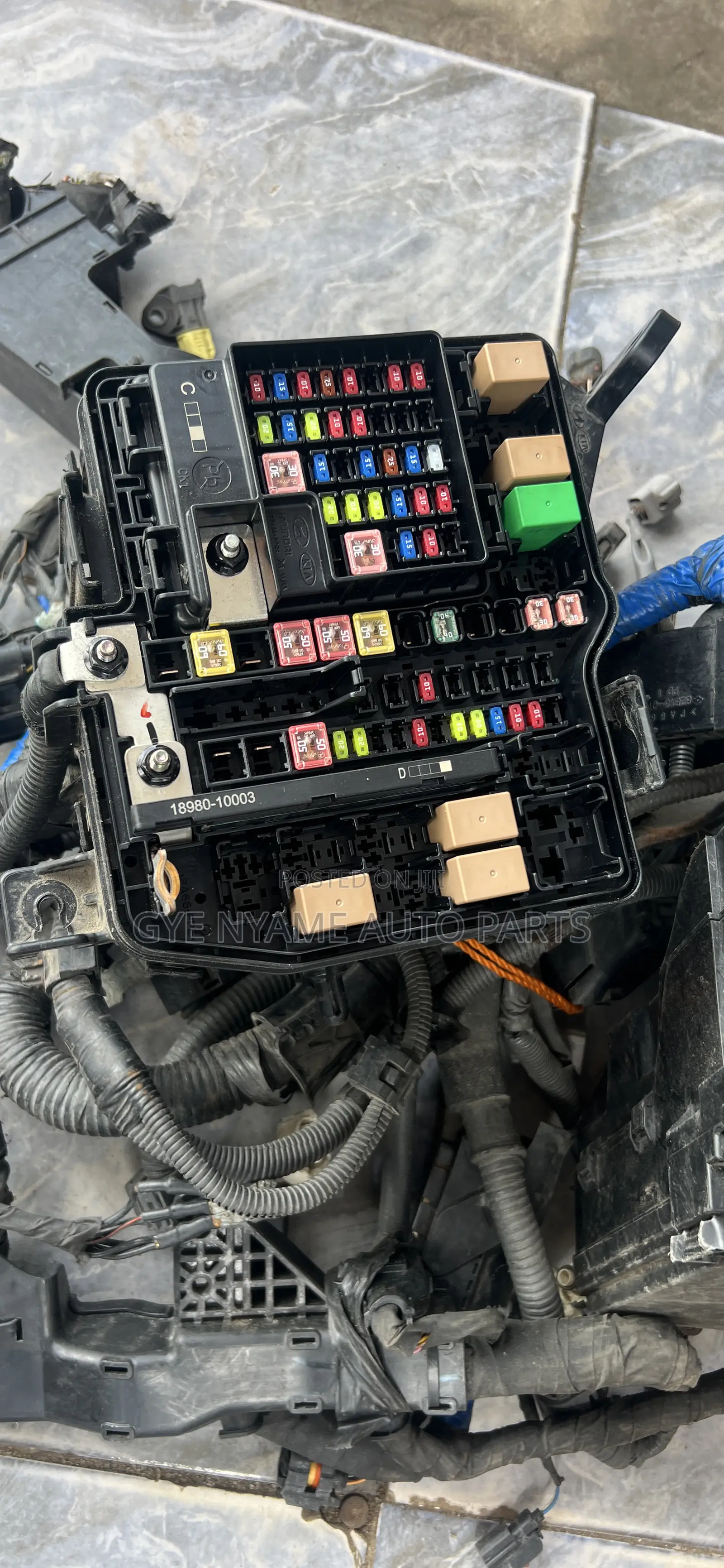 Tucson 2024 Engine Fuse Box