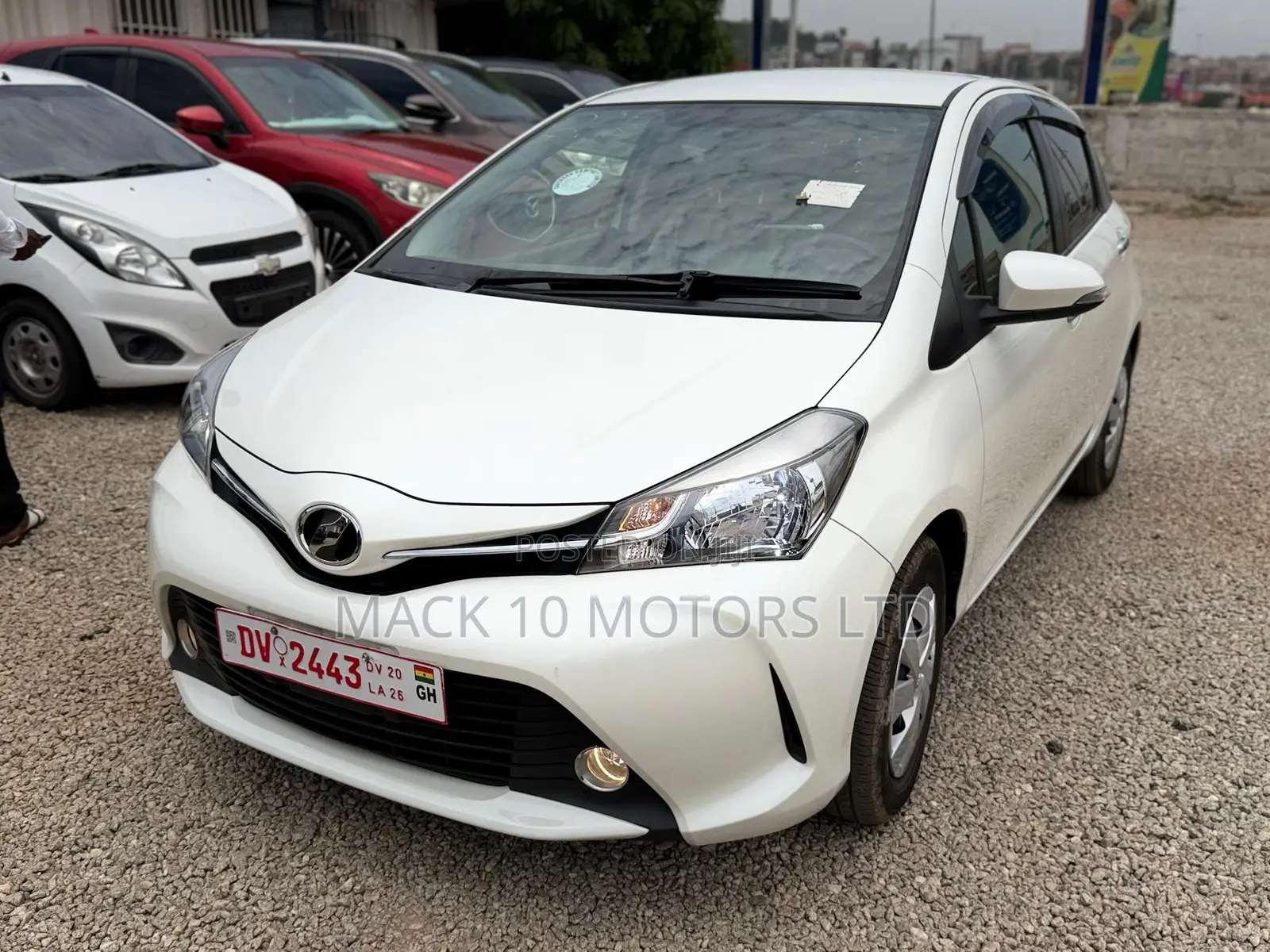 Toyota Vitz 1.3 FWD 5dr 2015 White