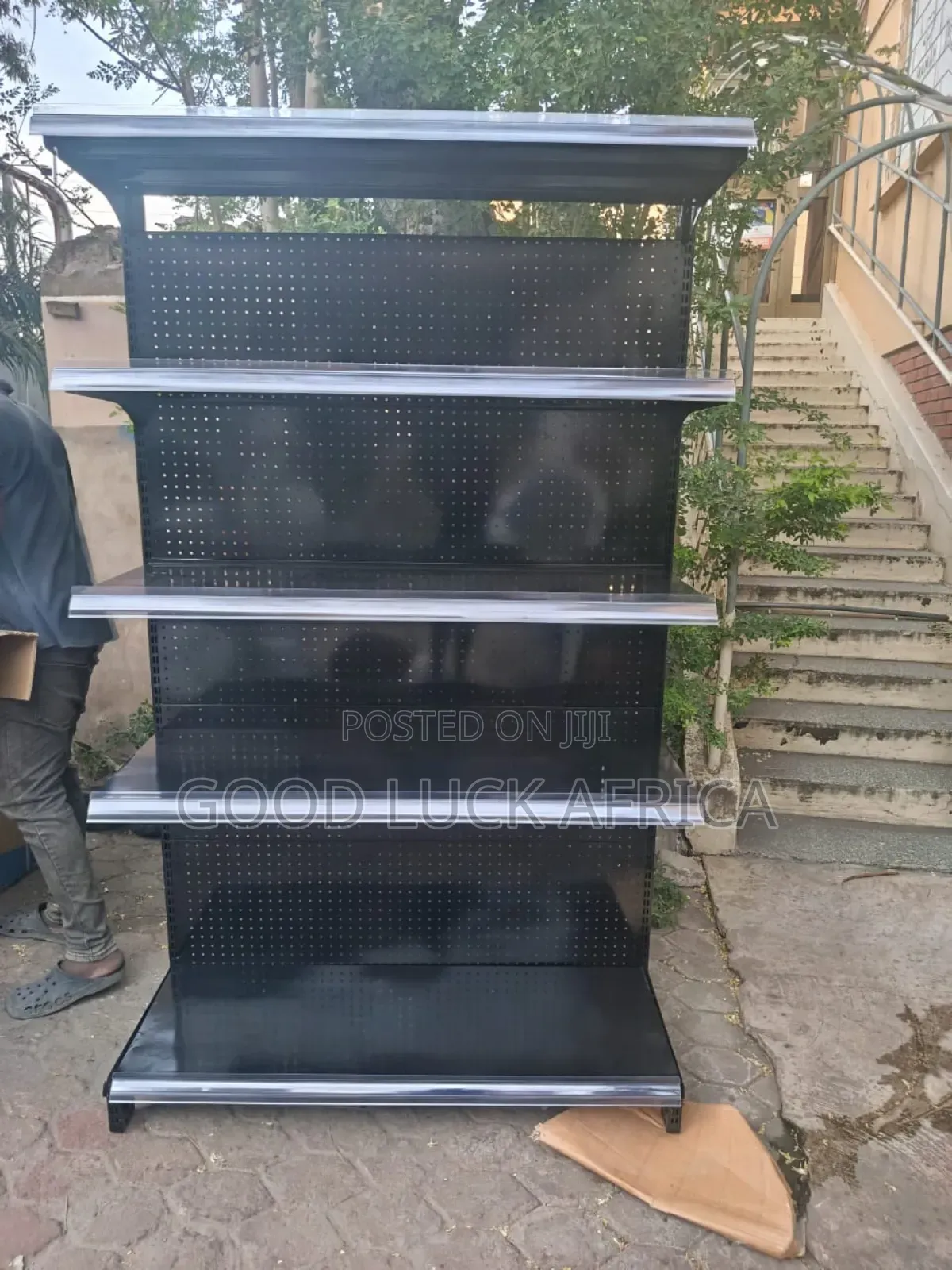 Single-Sided Shelves
