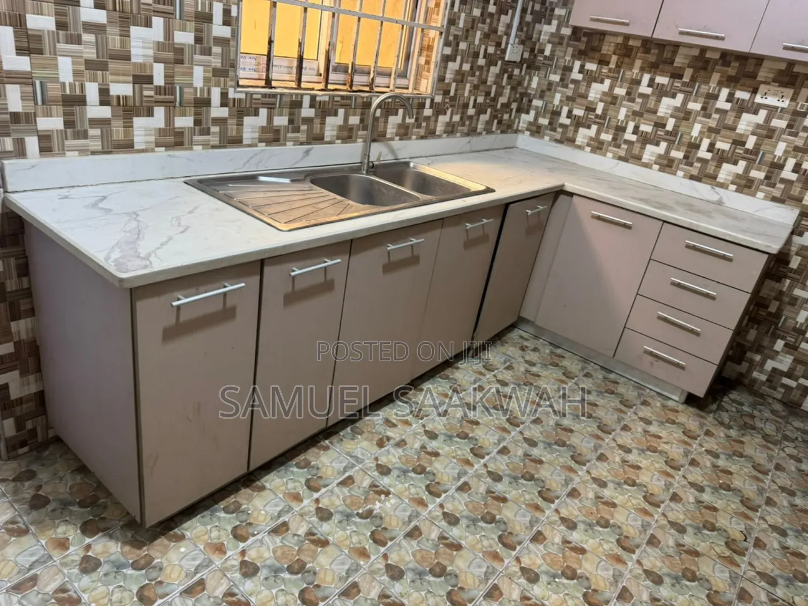 3bdrm Apartment in Mile 7 for rent