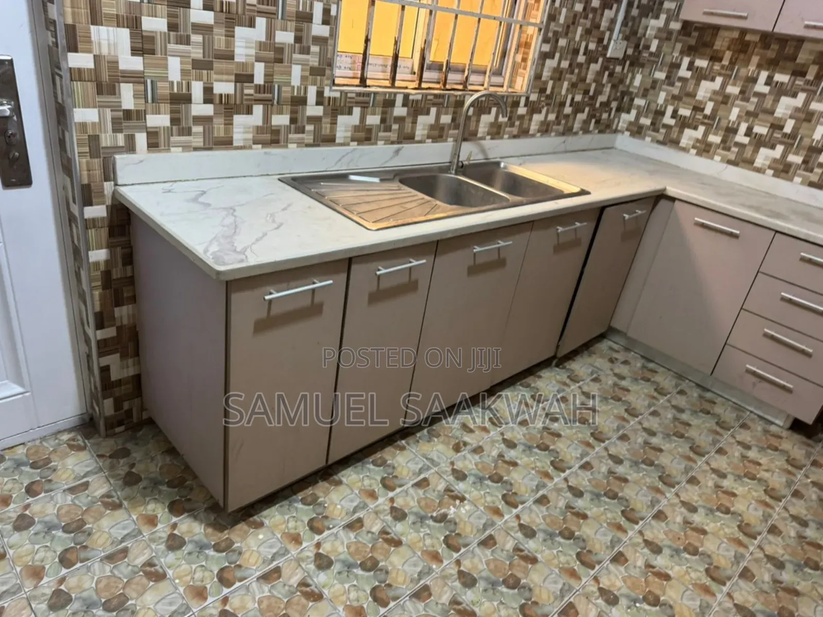 3bdrm Apartment in Mile 7 for rent