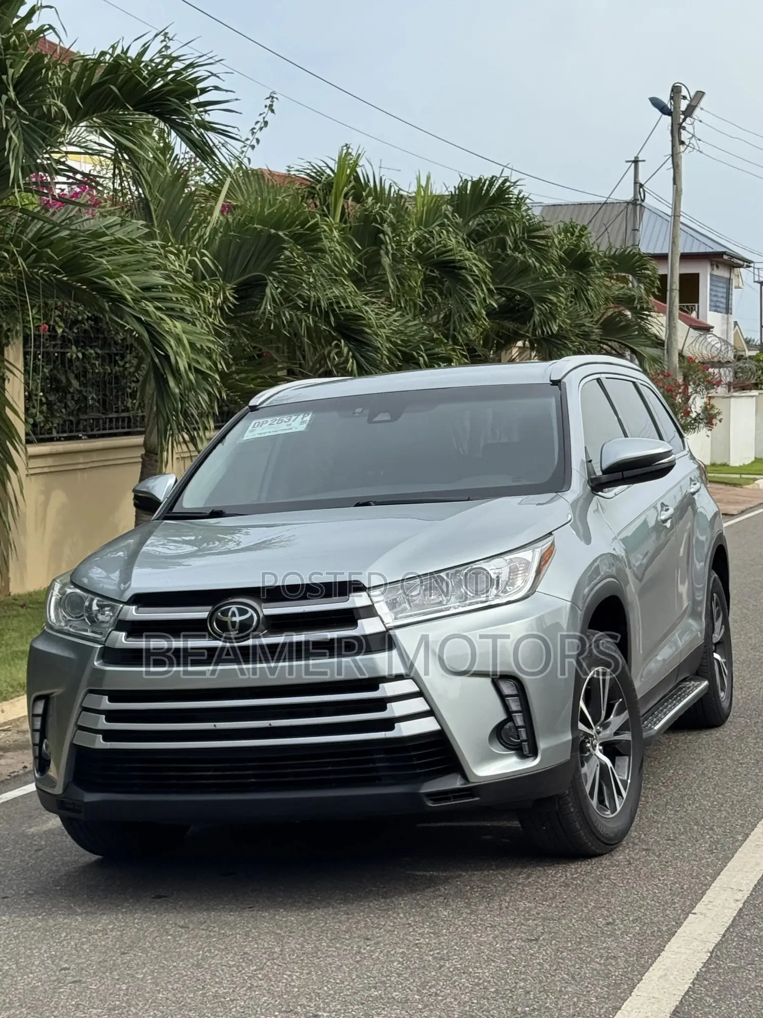 Toyota Highlander LE Plus 2019 Silver