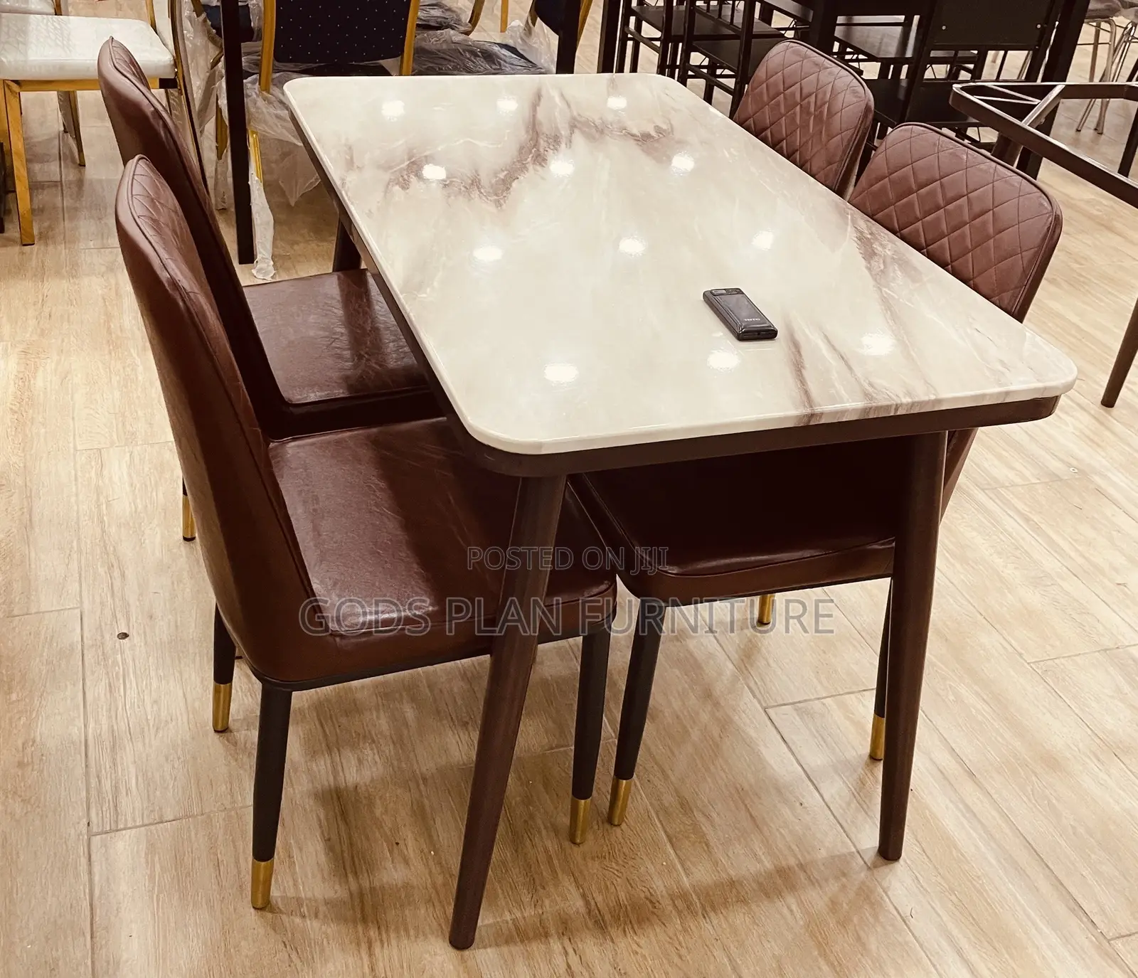 Dining Table ( 1901-6)
