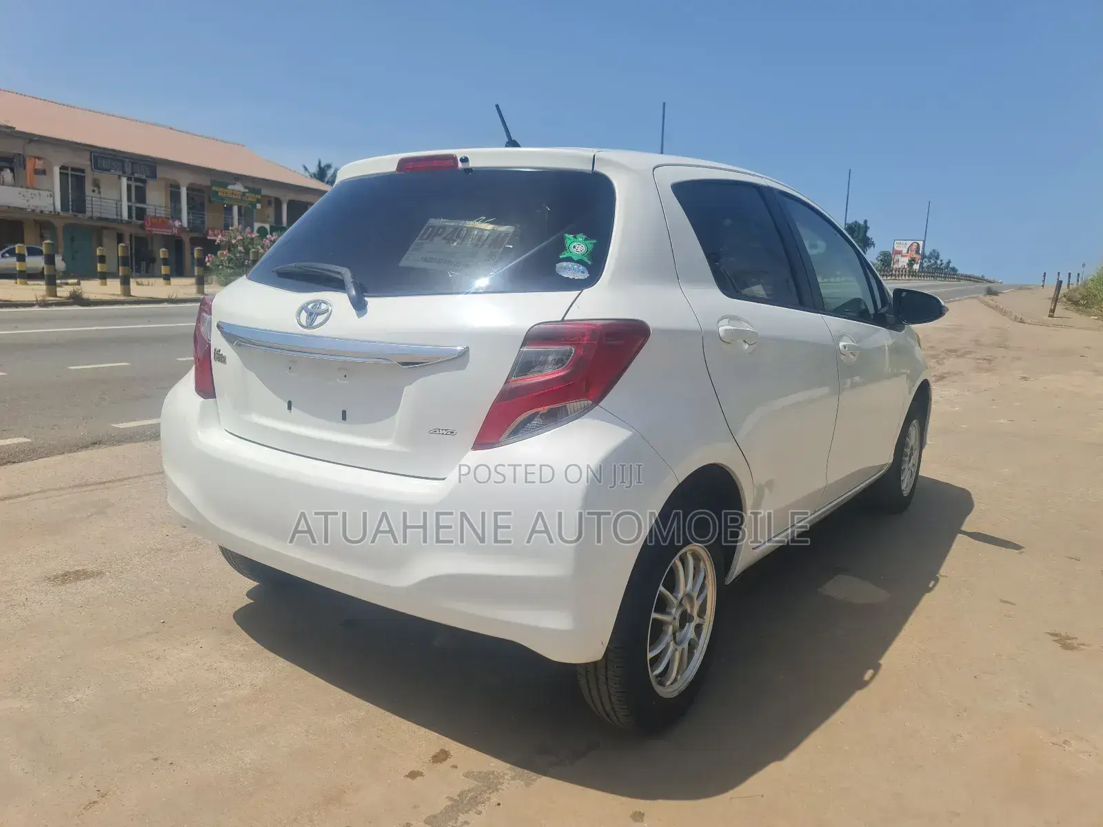 Toyota Vitz 1.5 FWD 5dr 2014 White