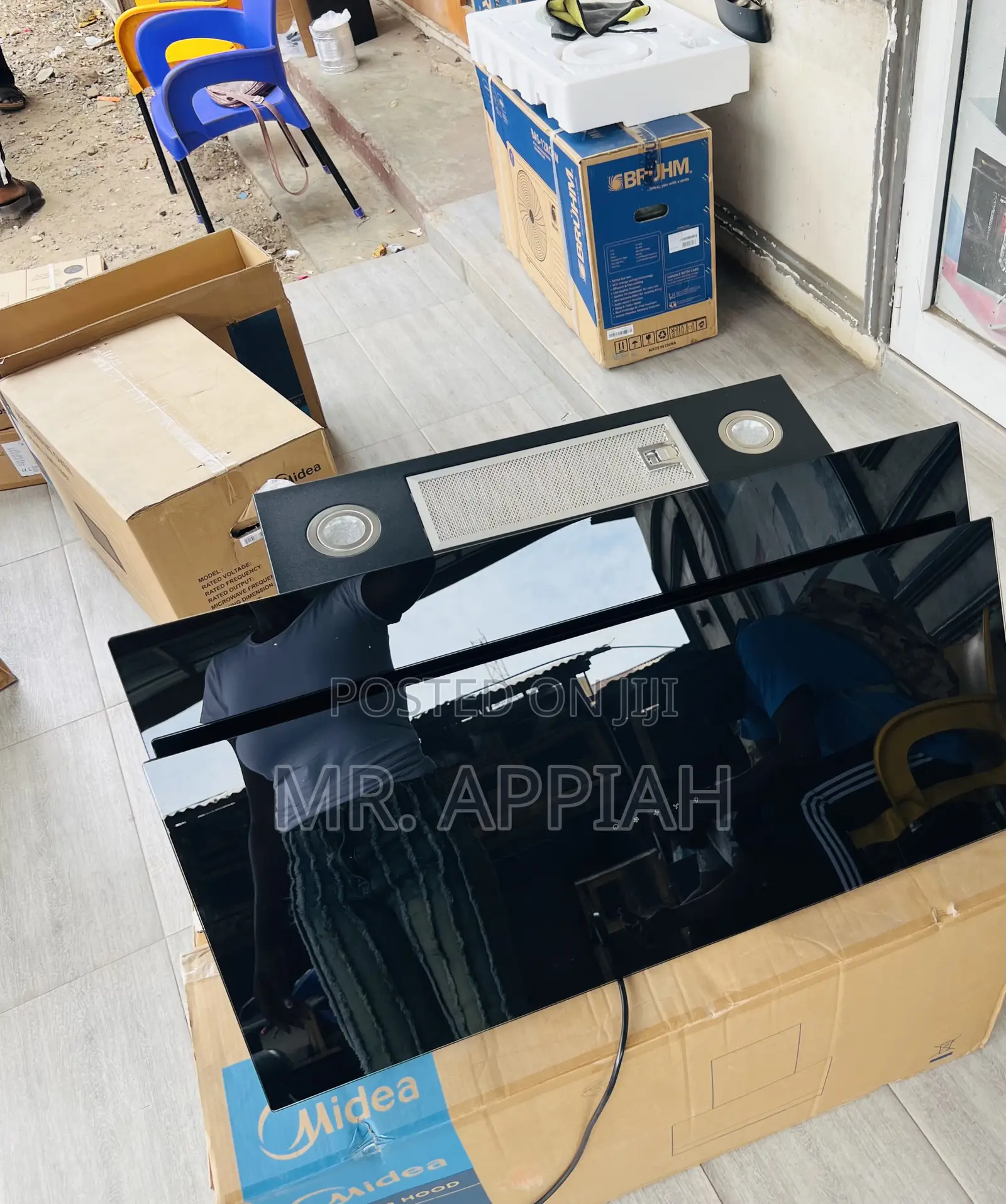 New Midea 90j72-B Built in Electric Extractor(Black)Glass 