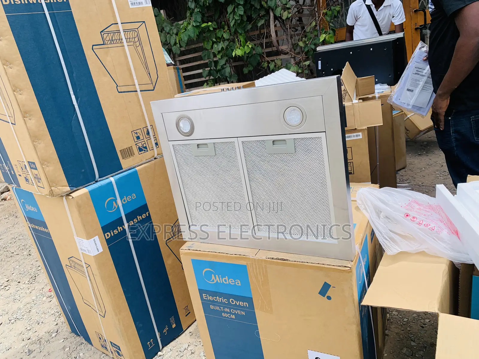 Better Deal on Midea Built in 60cm 60m21-B