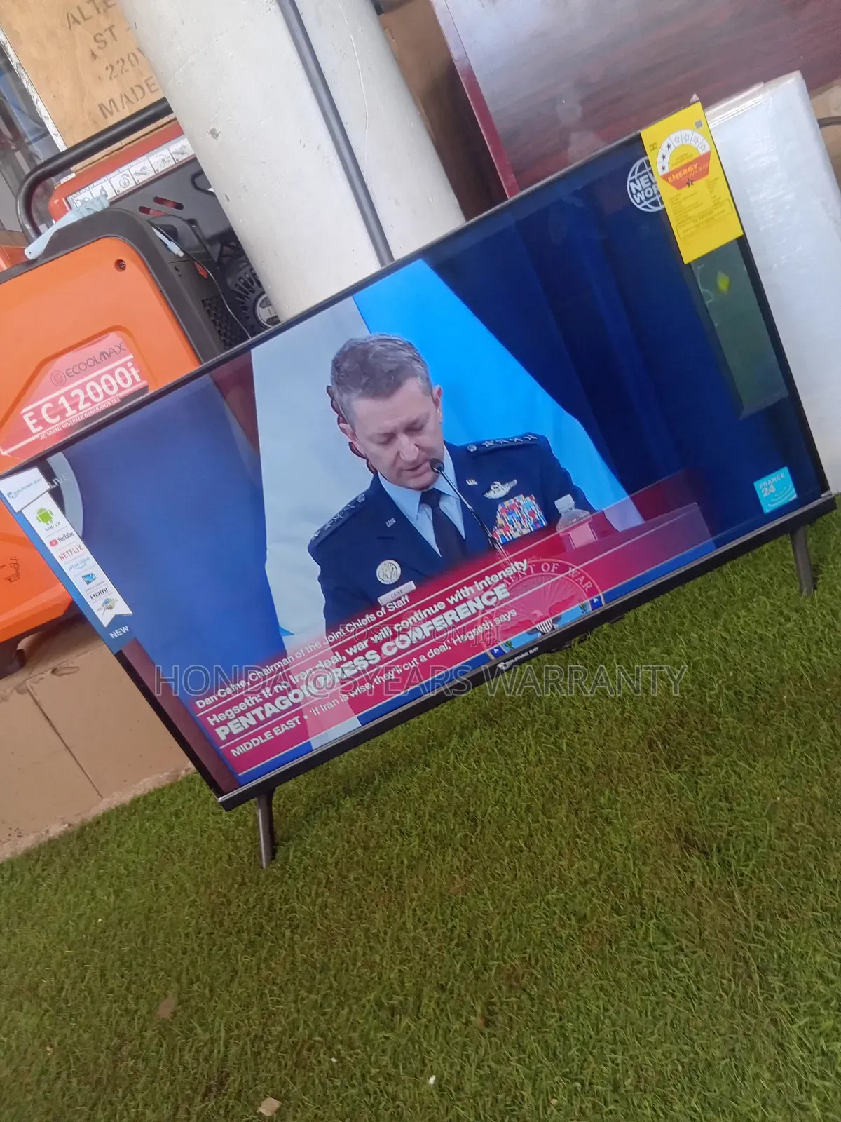 Dolphine Bay 32" Tv – Simple Sharp