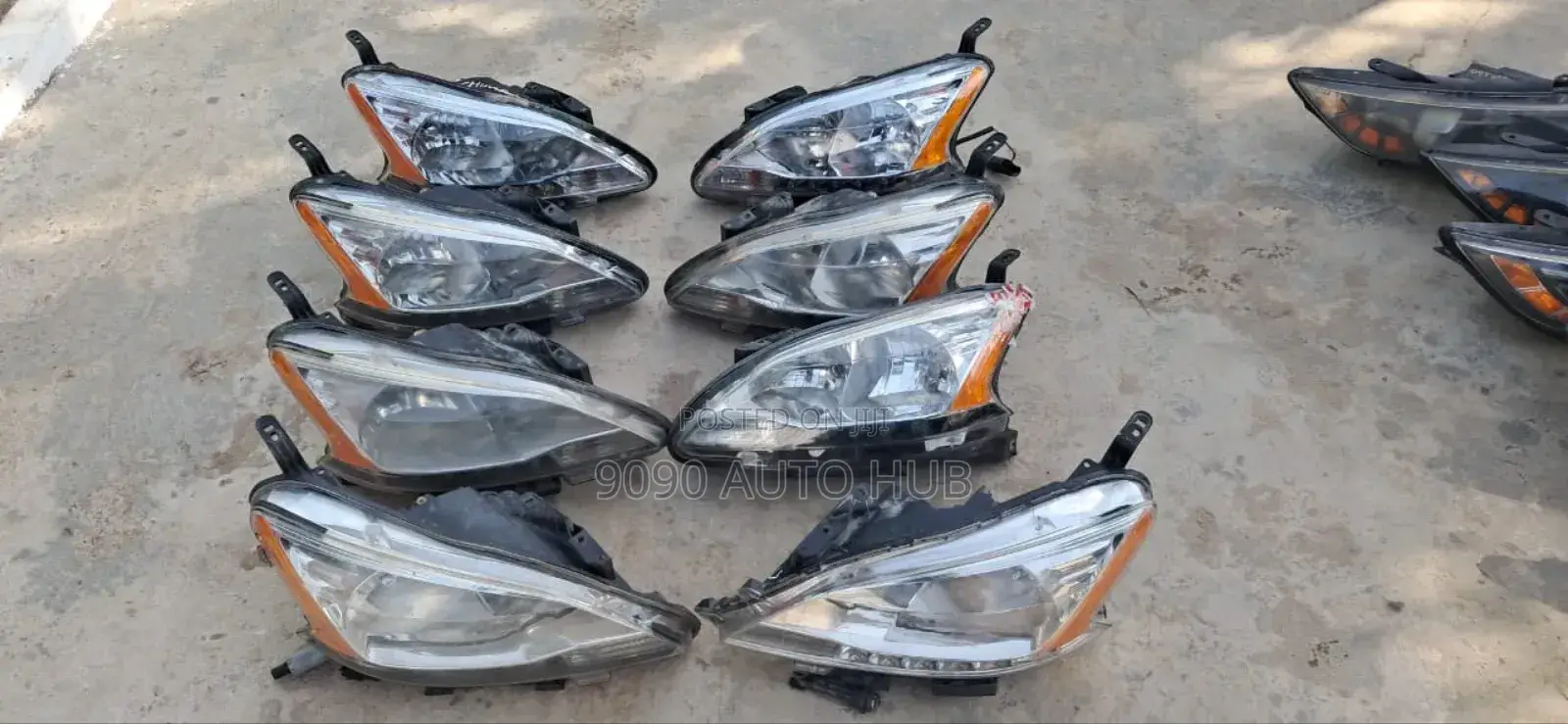 2014 Nissan Santra Headlight