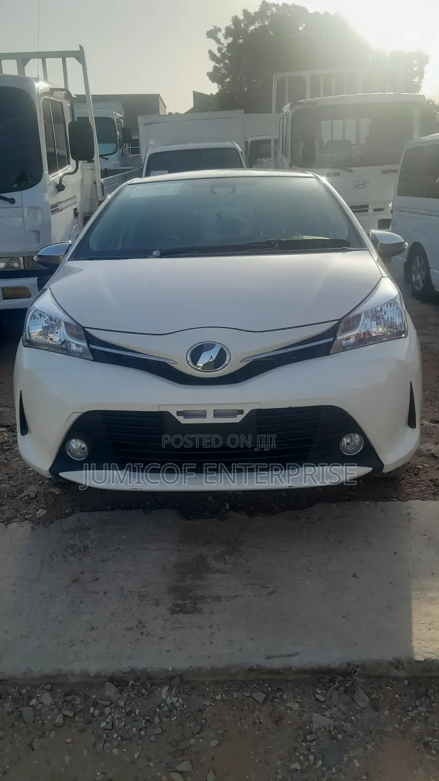 Toyota Vitz 2015 Pearl