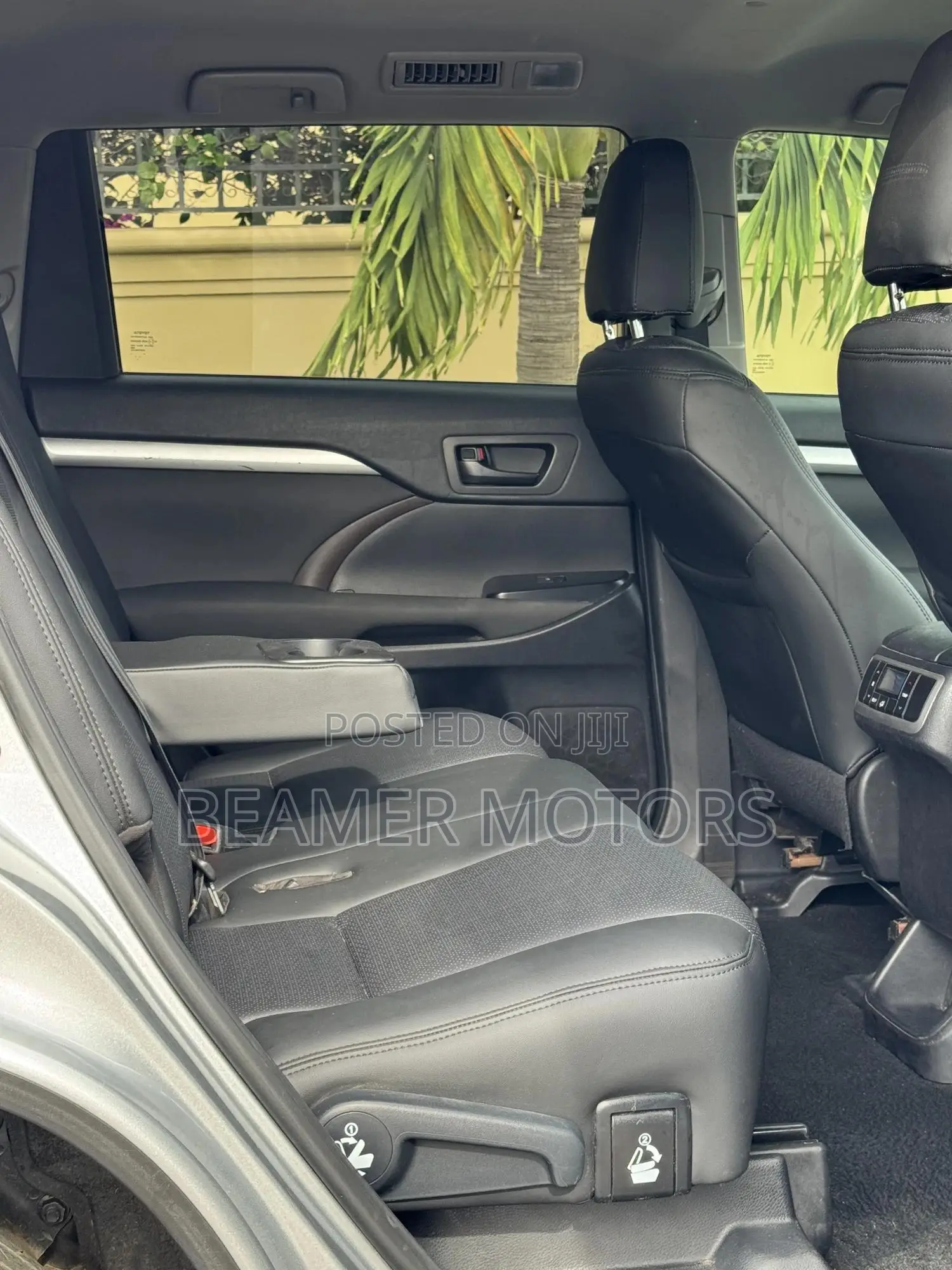 Toyota Highlander LE Plus 2019 Silver
