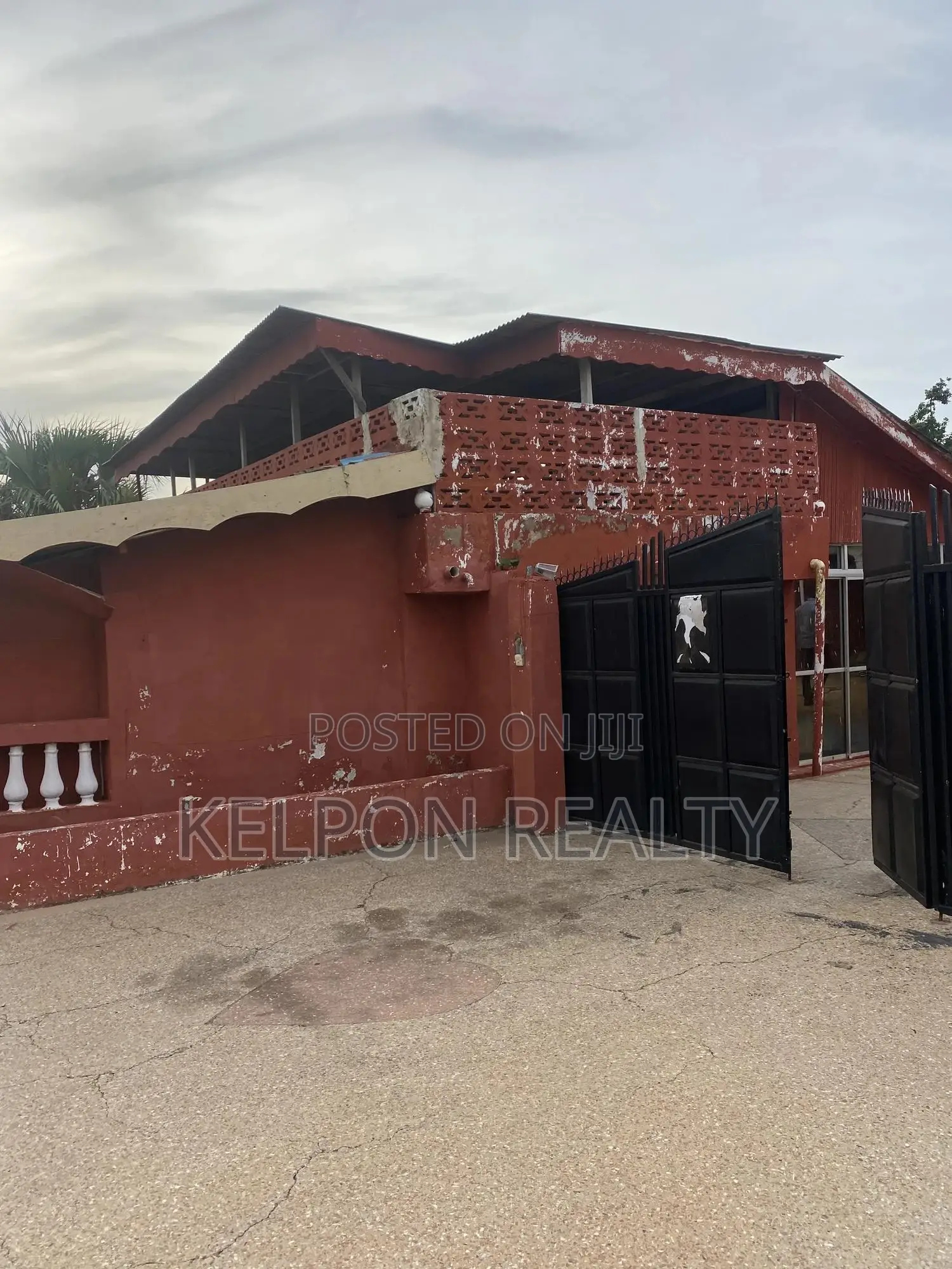 3bdrm House in Dansoman, Accra Metropolitan for sale