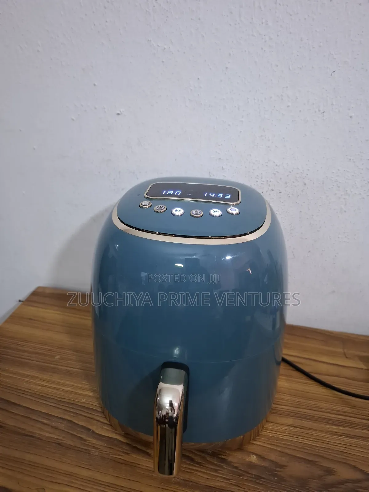 6.L Retro George Home Digital Air Fryer Uk