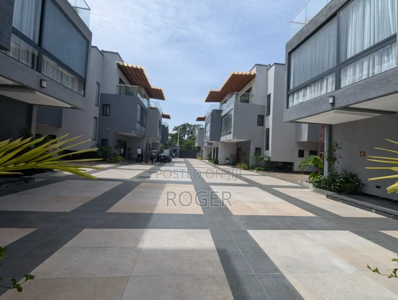 5bdrm Townhouse / Terrace in Airport West for rent