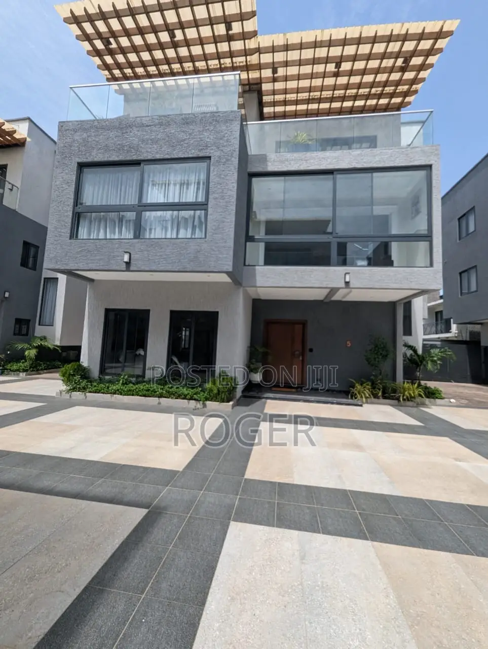 5bdrm Townhouse / Terrace in Airport West for rent