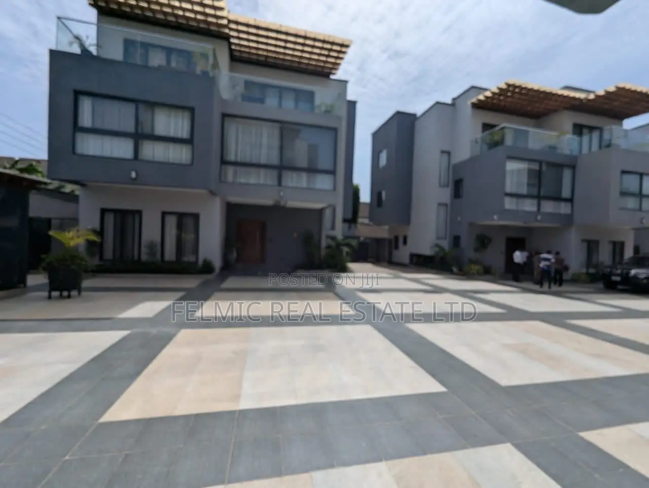 Furnished 6bdrm Townhouse / Terrace for rent
