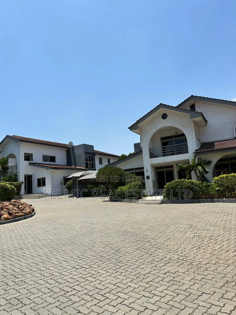 Furnished 5bdrm Townhouse / Terrace for rent