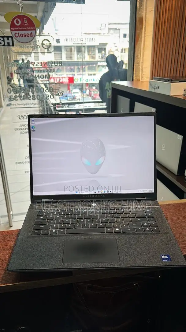 Laptop Dell Alienware M16 R2 32GB Intel Core Ultra 7 SSD 1T