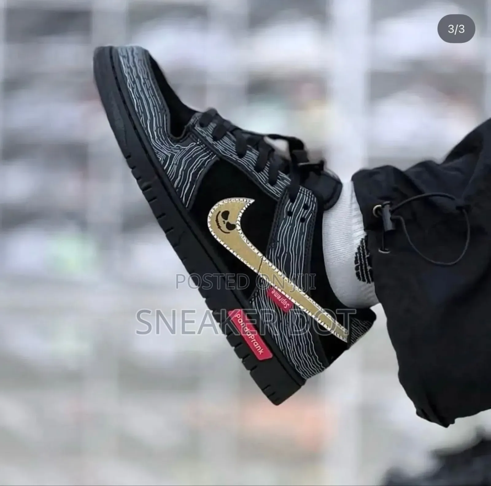 Nike Sb Supreme Panda Dunk