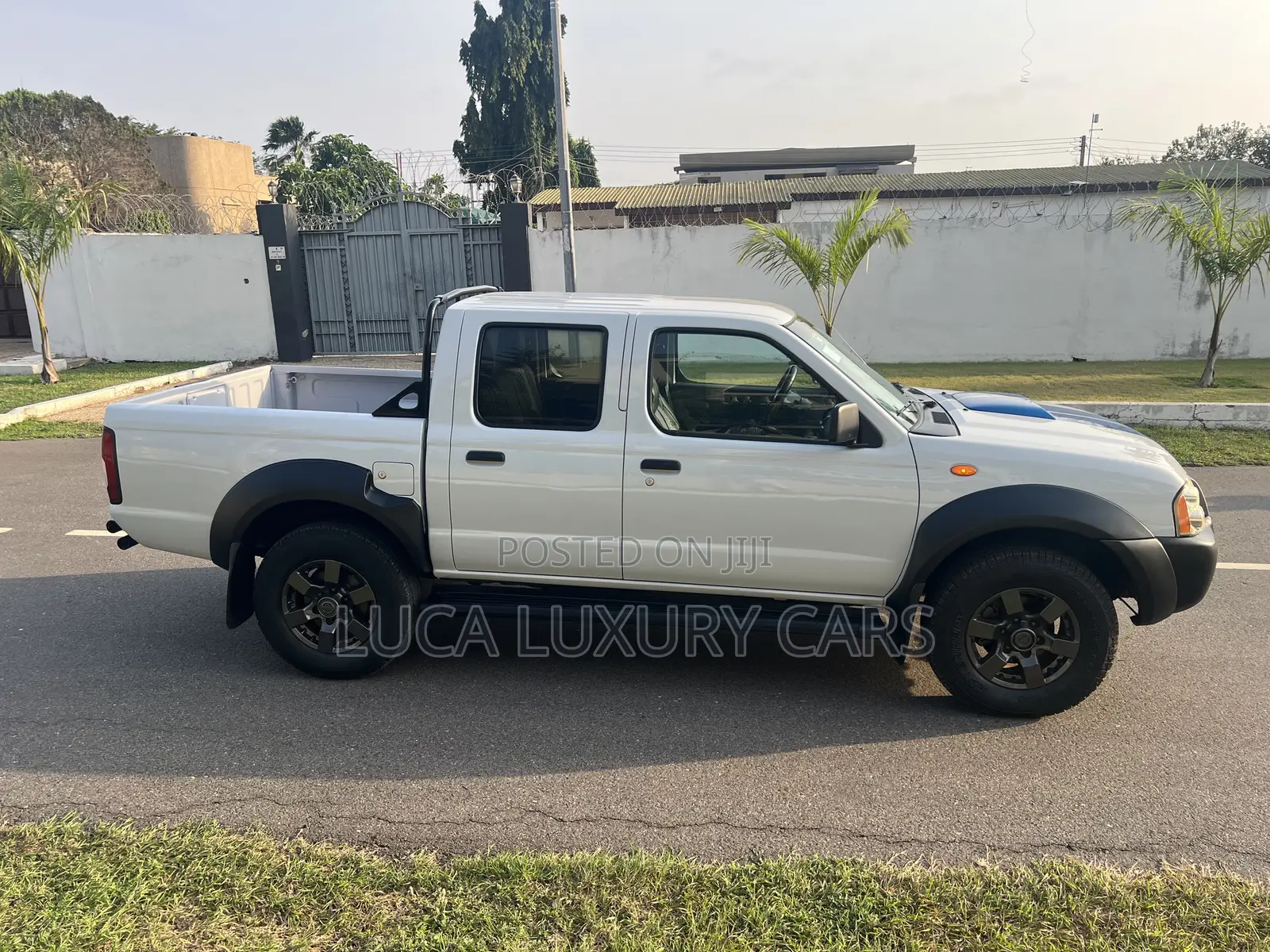 Nissan Hardbody 2019 White