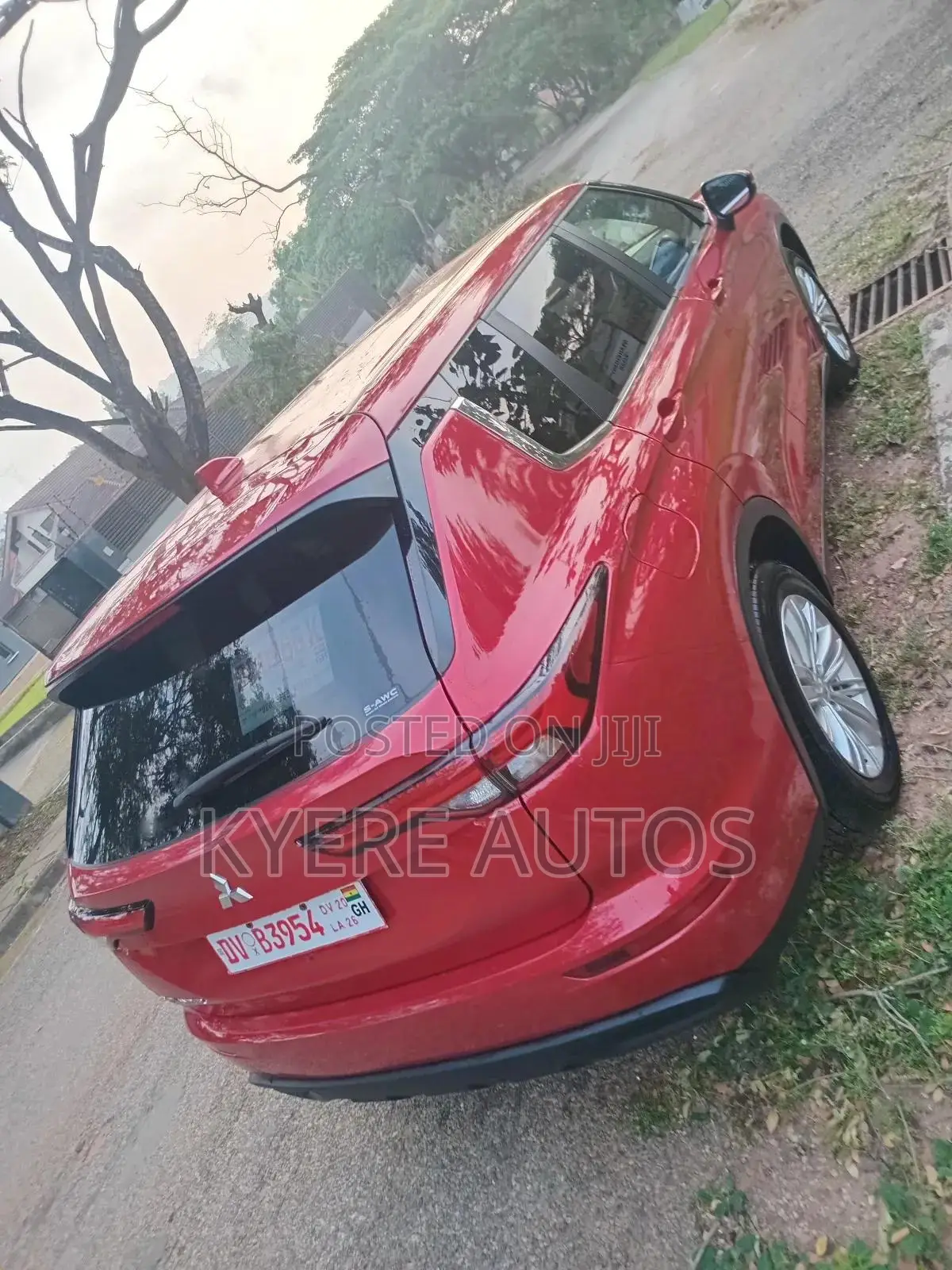 Mitsubishi Outlander ES AWD 2025 Red