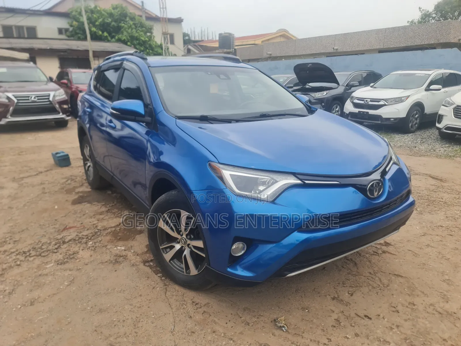 Toyota RAV4 XLE AWD (2.5L 4cyl 6A) 2017 Blue
