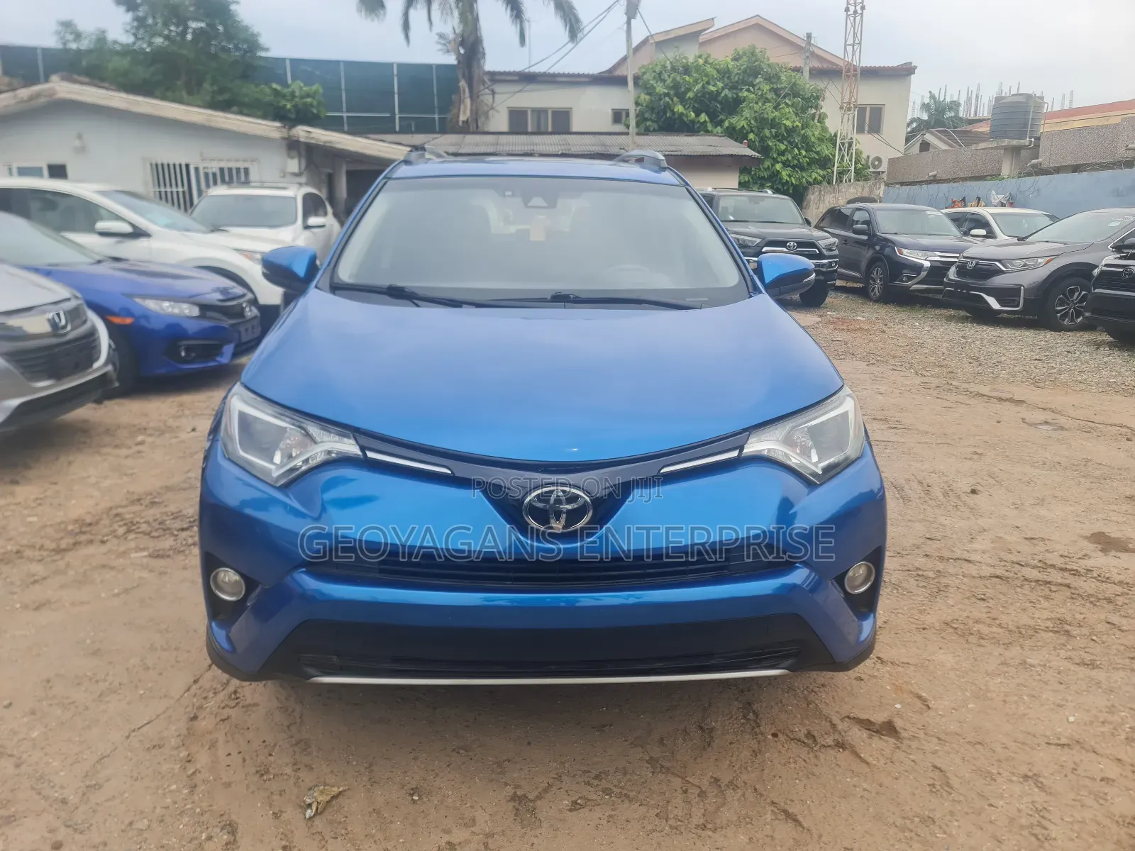 Toyota RAV4 XLE AWD (2.5L 4cyl 6A) 2017 Blue