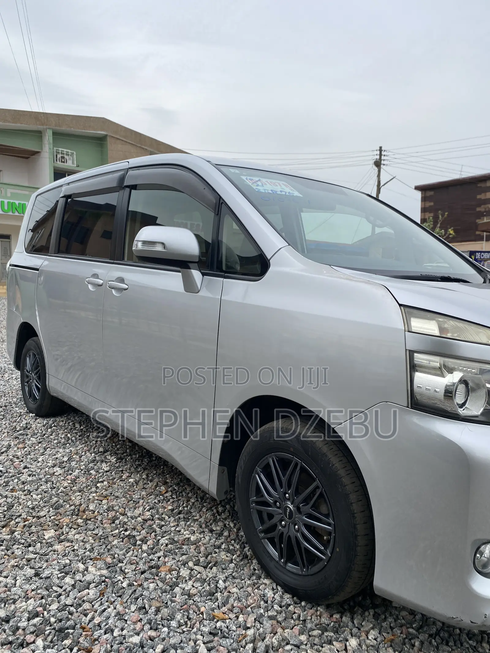 Toyota Voxy 2012 Silver