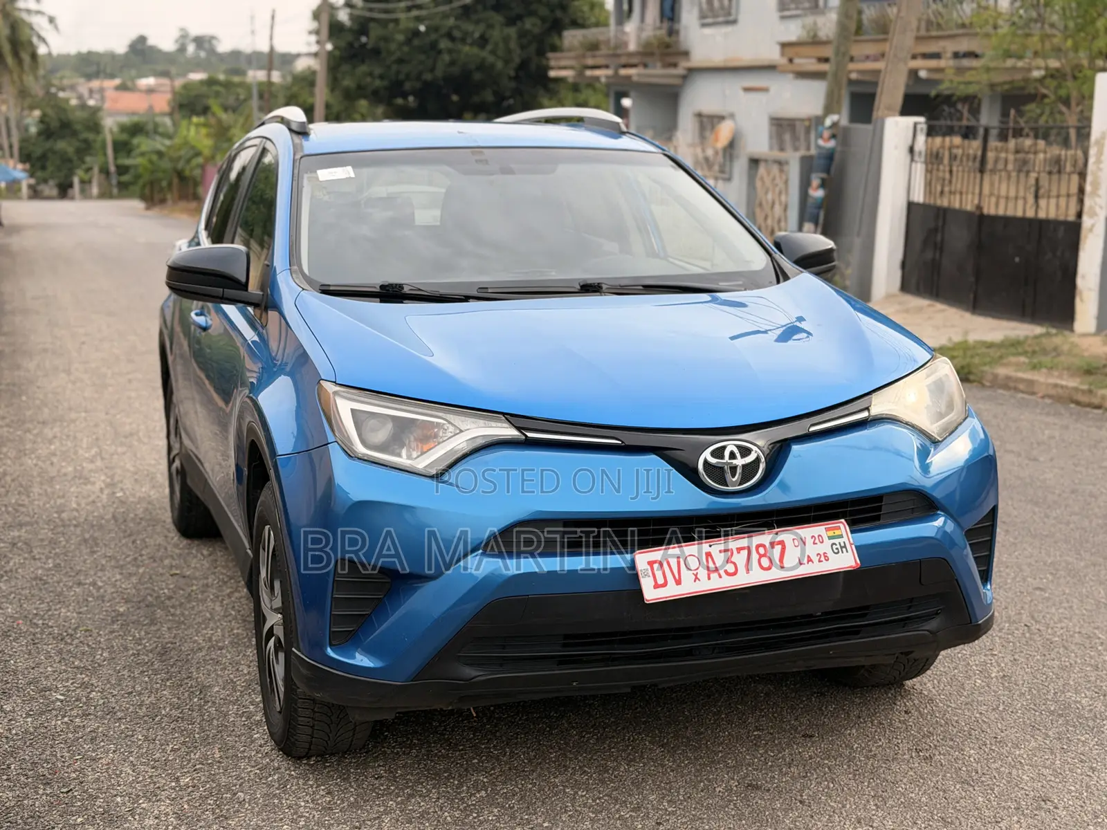 Toyota RAV4 LE FWD (2.5L 4cyl 6A) 2016 Blue