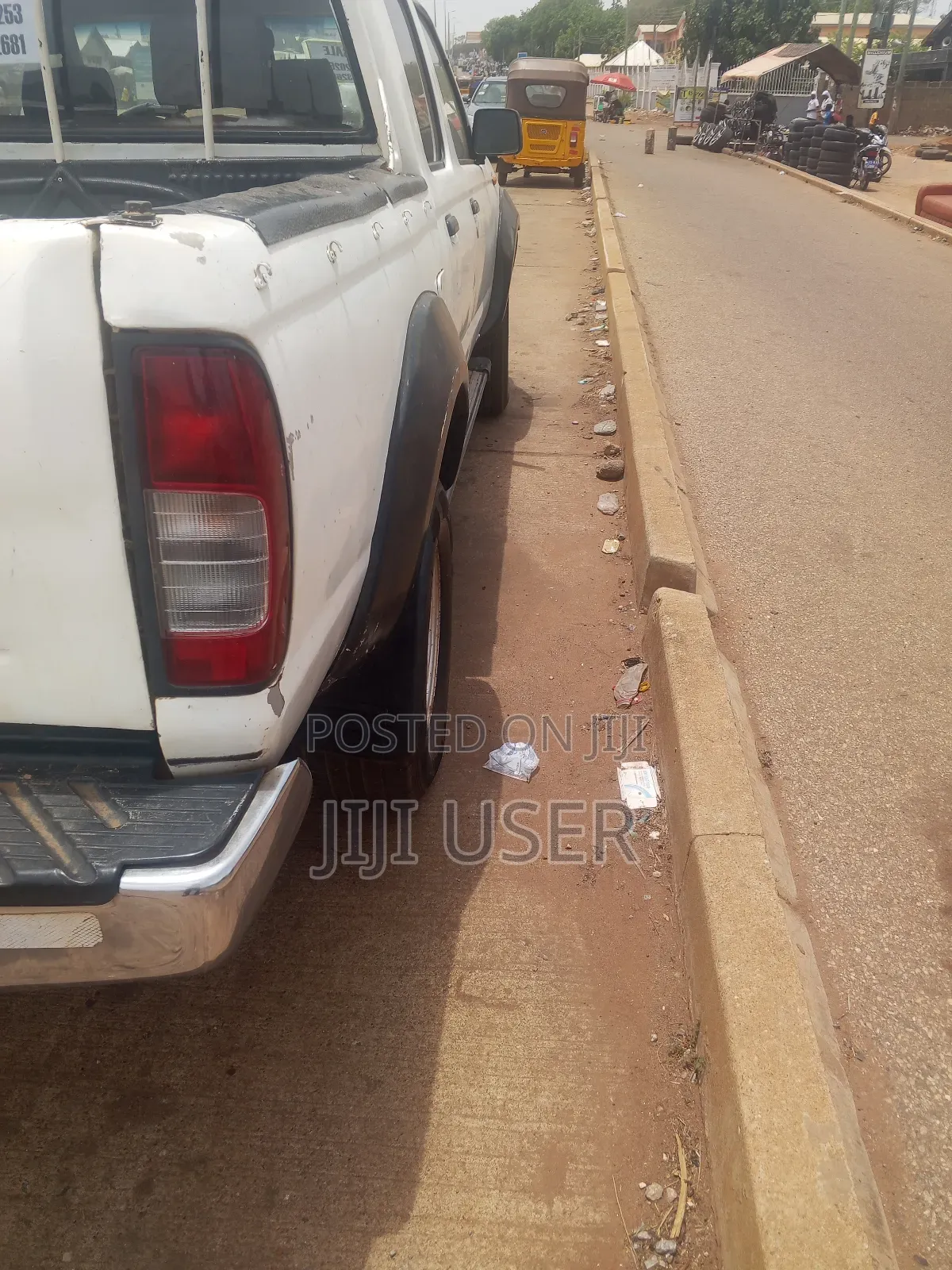 Nissan Hardbody 2000i 2006 White