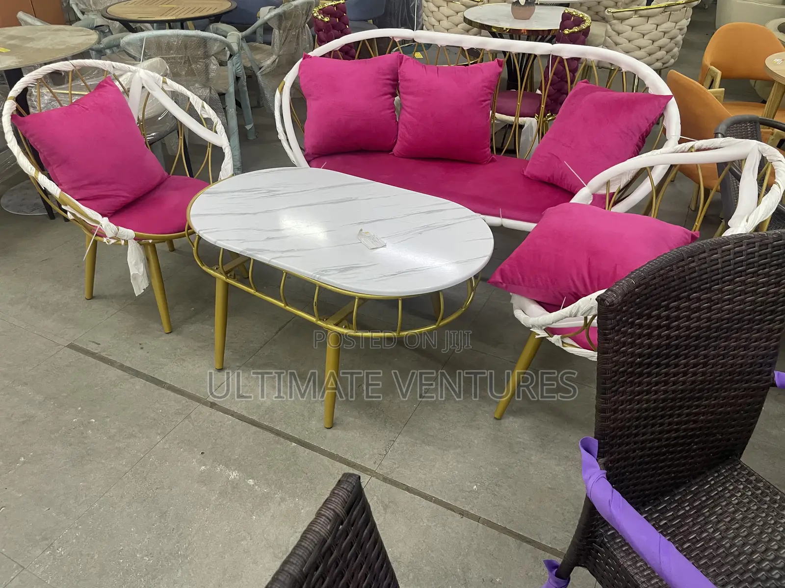 A White Oval Coffee Table