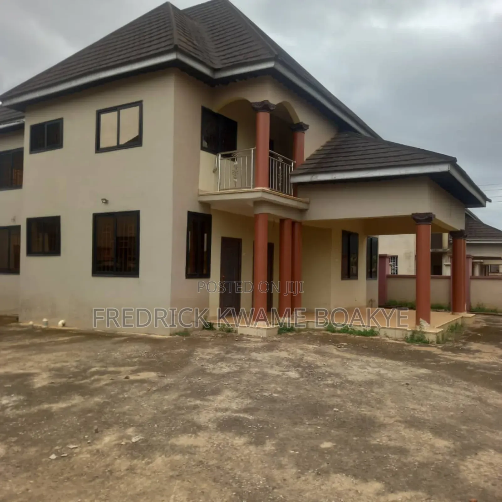 6bdrm House in Brother K Estate, Kumasi Metropolitan for sale