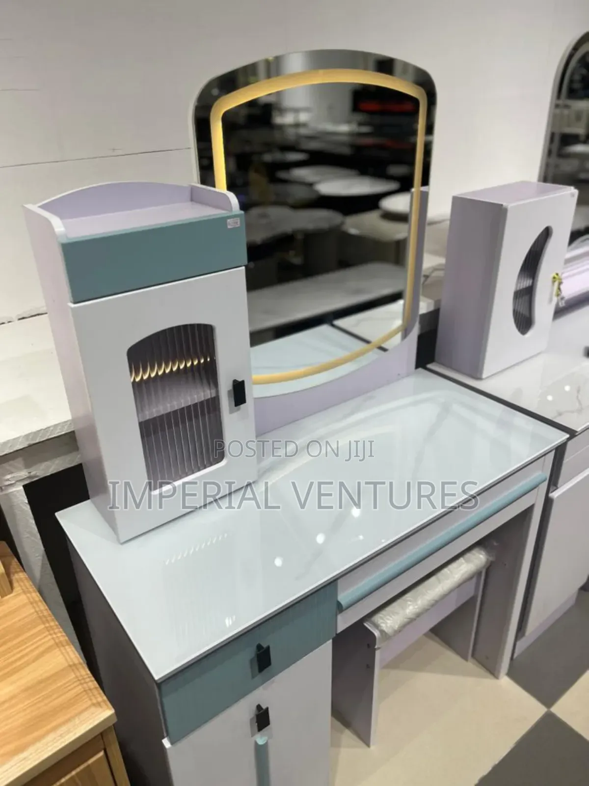 High Quality Durable Led Dresser With Sections