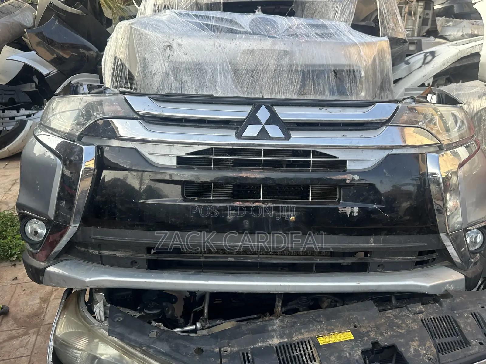 Mitsubishi Outlander 2018 Front Cut Available