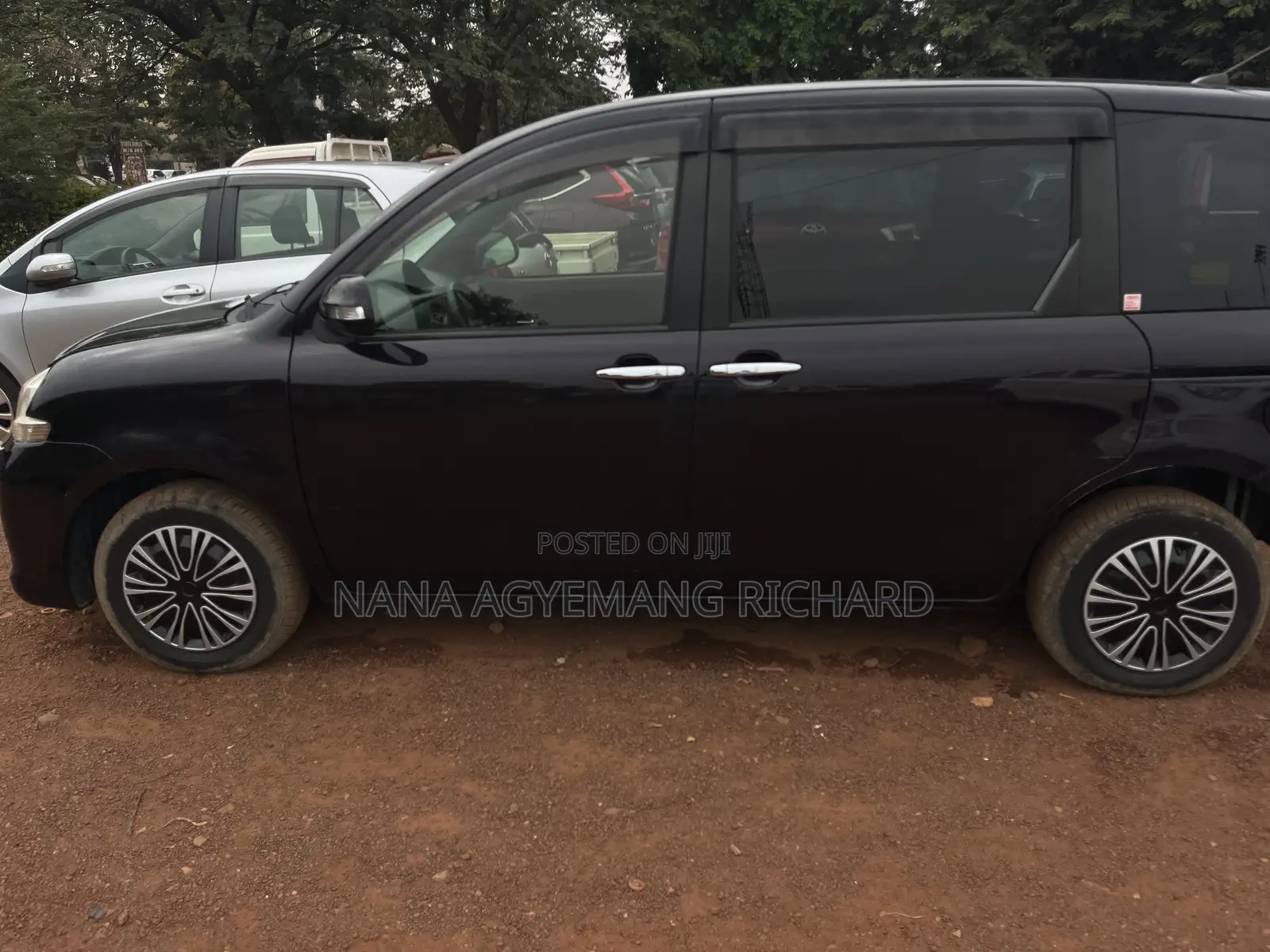 Toyota Sienta 1.5 FWD 2014 Burgundy