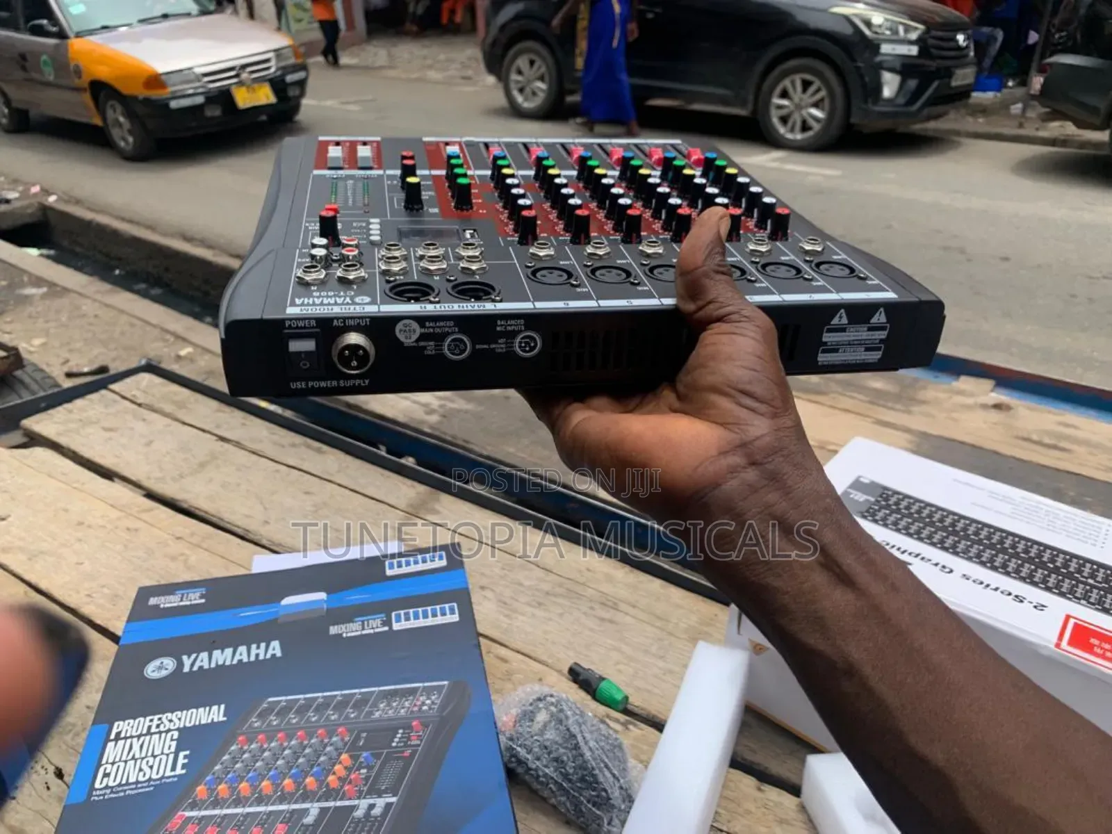 Yamaha 6-Channel Audio Mixer