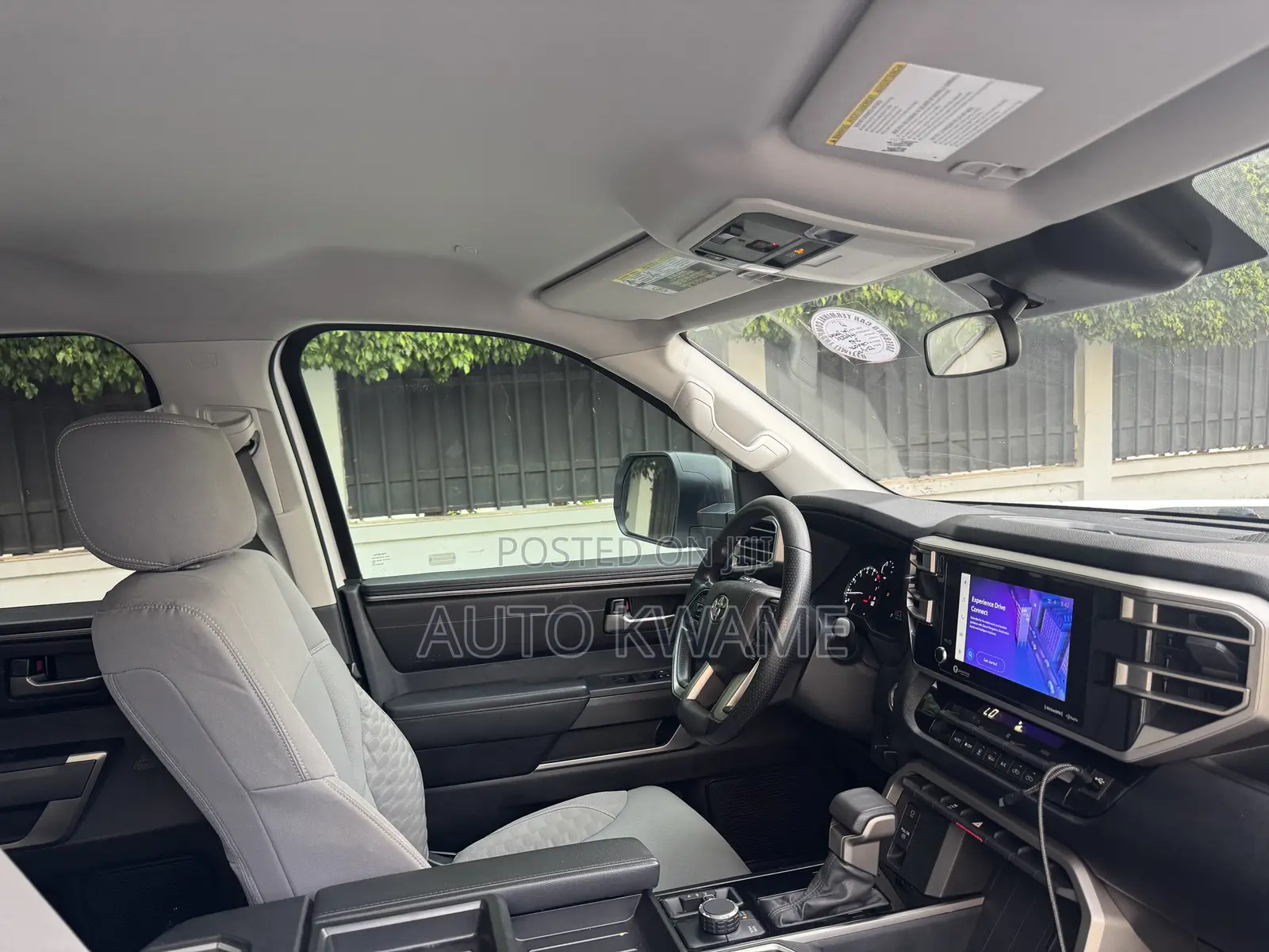 Toyota Tundra SR5 CrewMax 6.5' Bed 2024 White