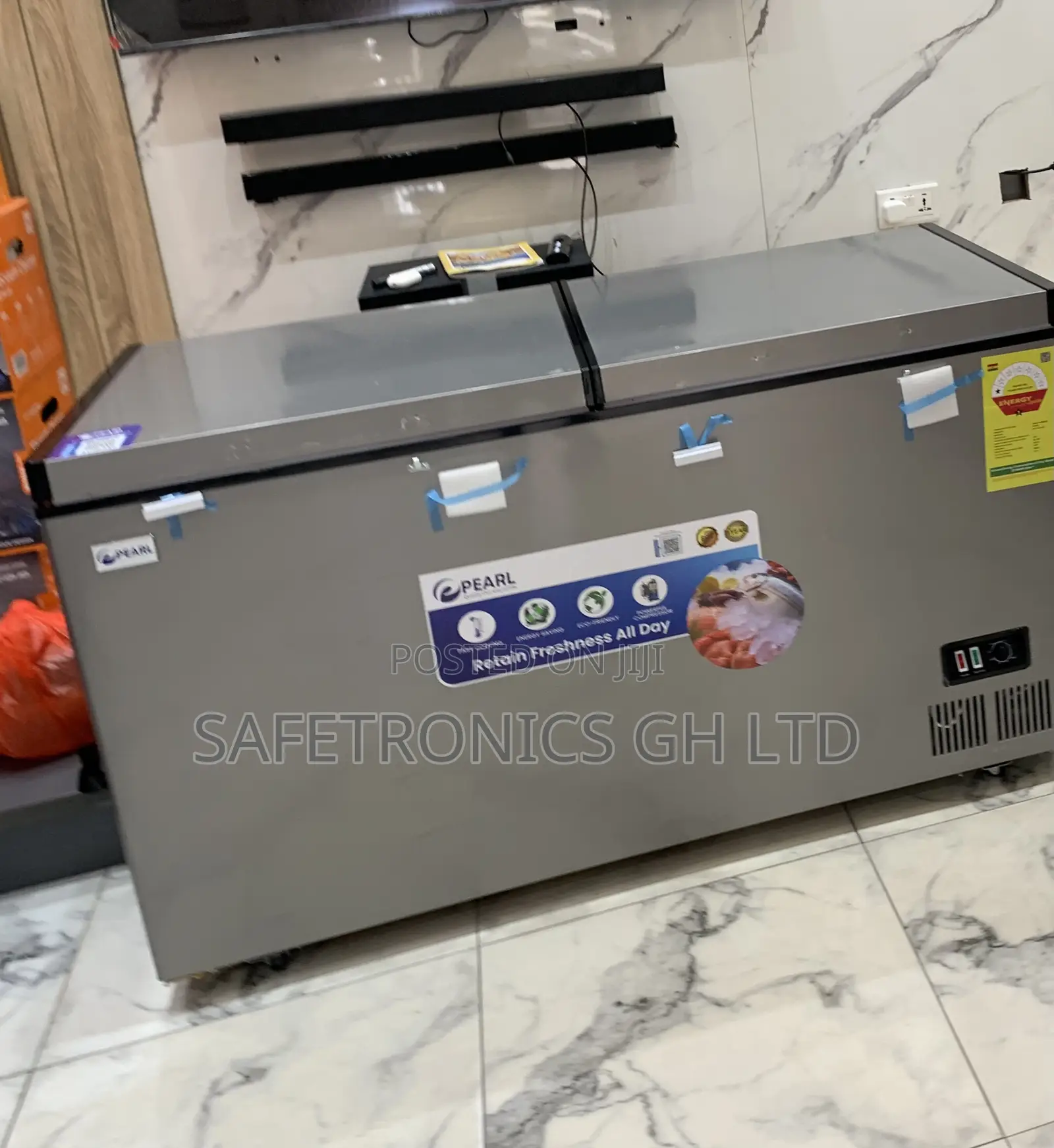 Pearl Lockable PCF-5310-6f 2 Doors 413 Liters Freezer