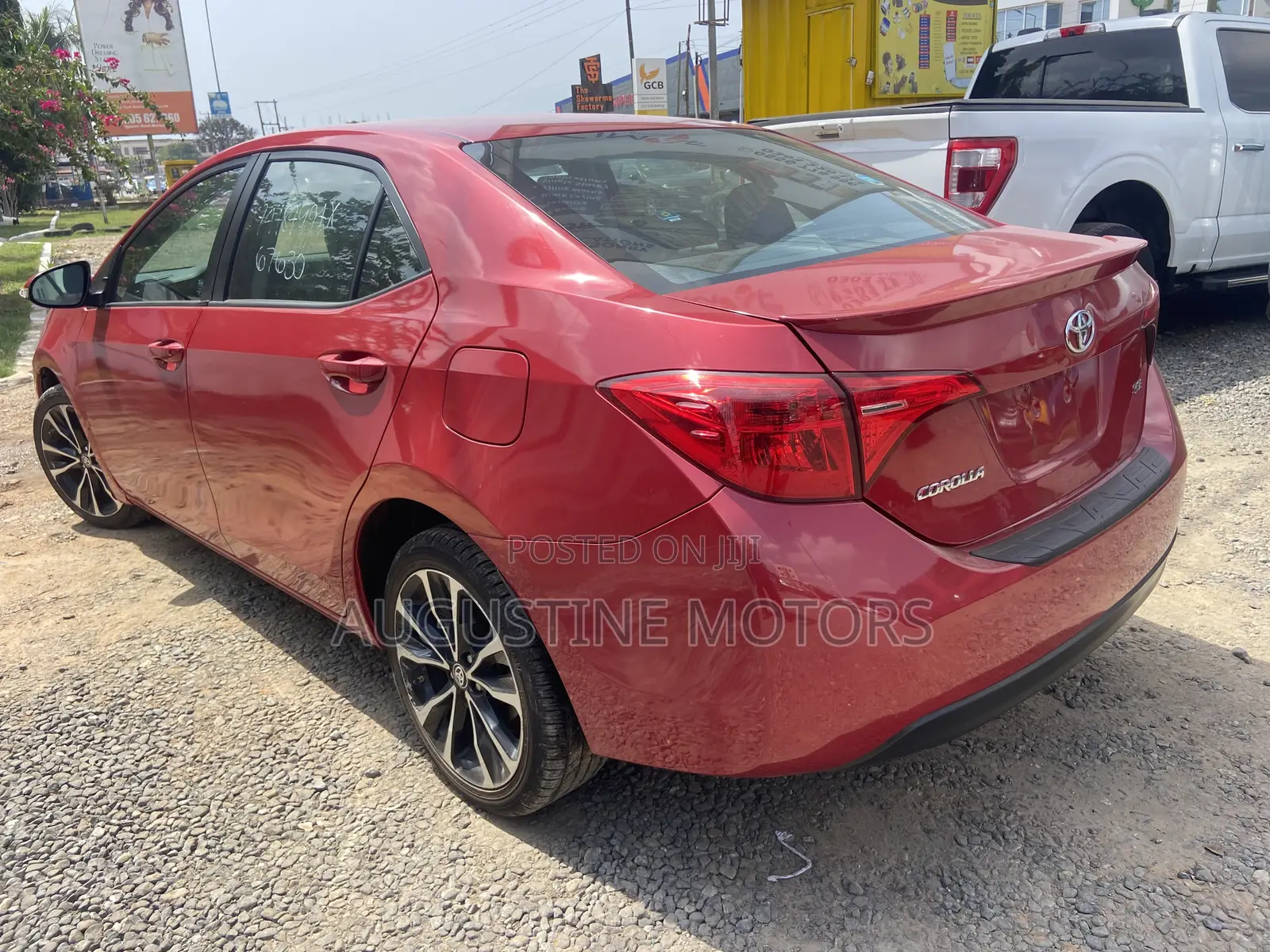 Toyota Corolla SE (1.8L 4cyl 2A) 2018 Red