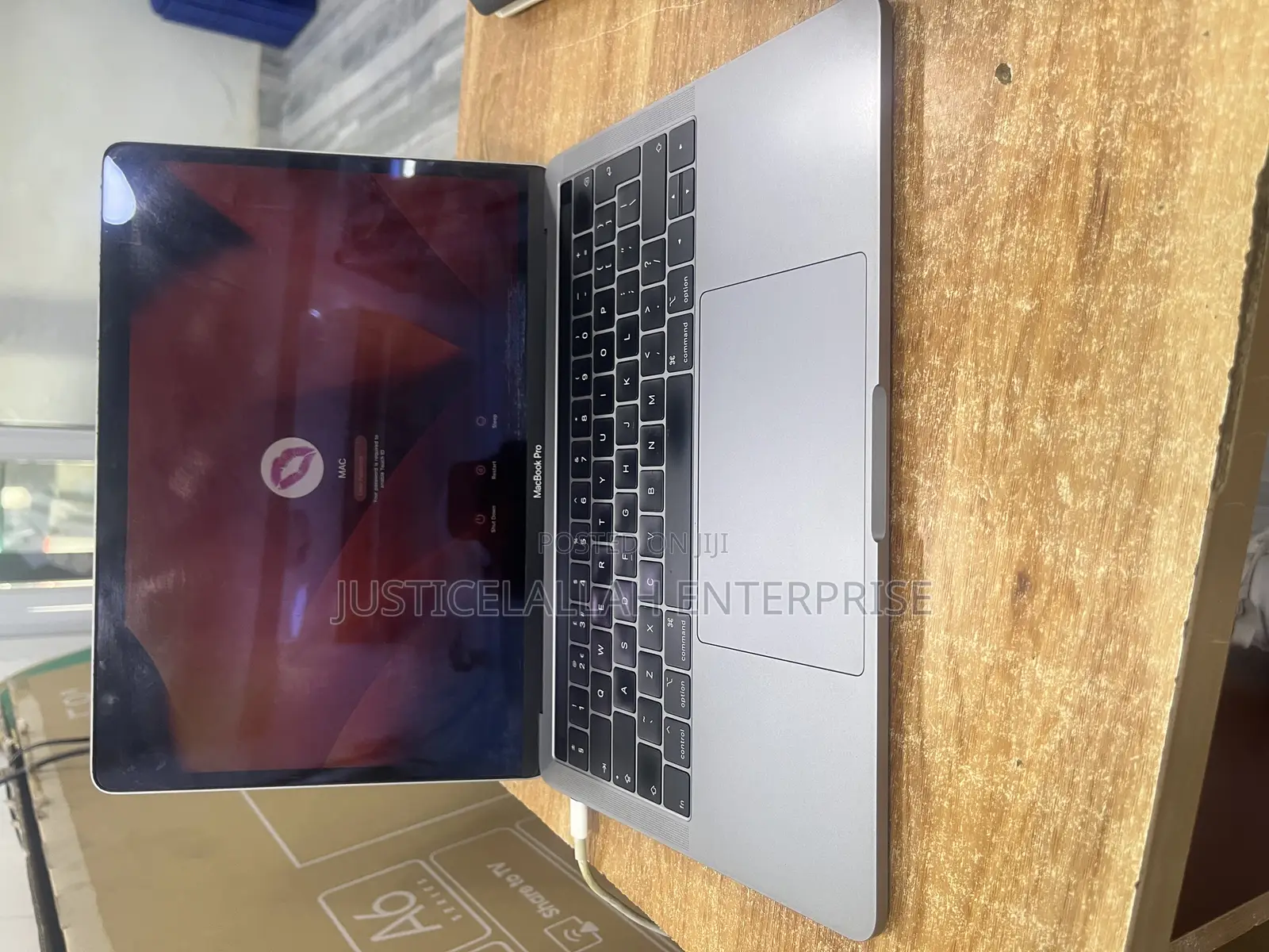 Laptop Apple MacBook Pro 2019 8GB Intel Core i5 SSD 256GB