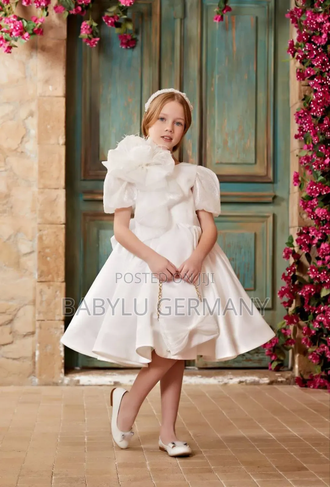 Turkey Imported White Ballgown/Dress With Free Matching Handbag