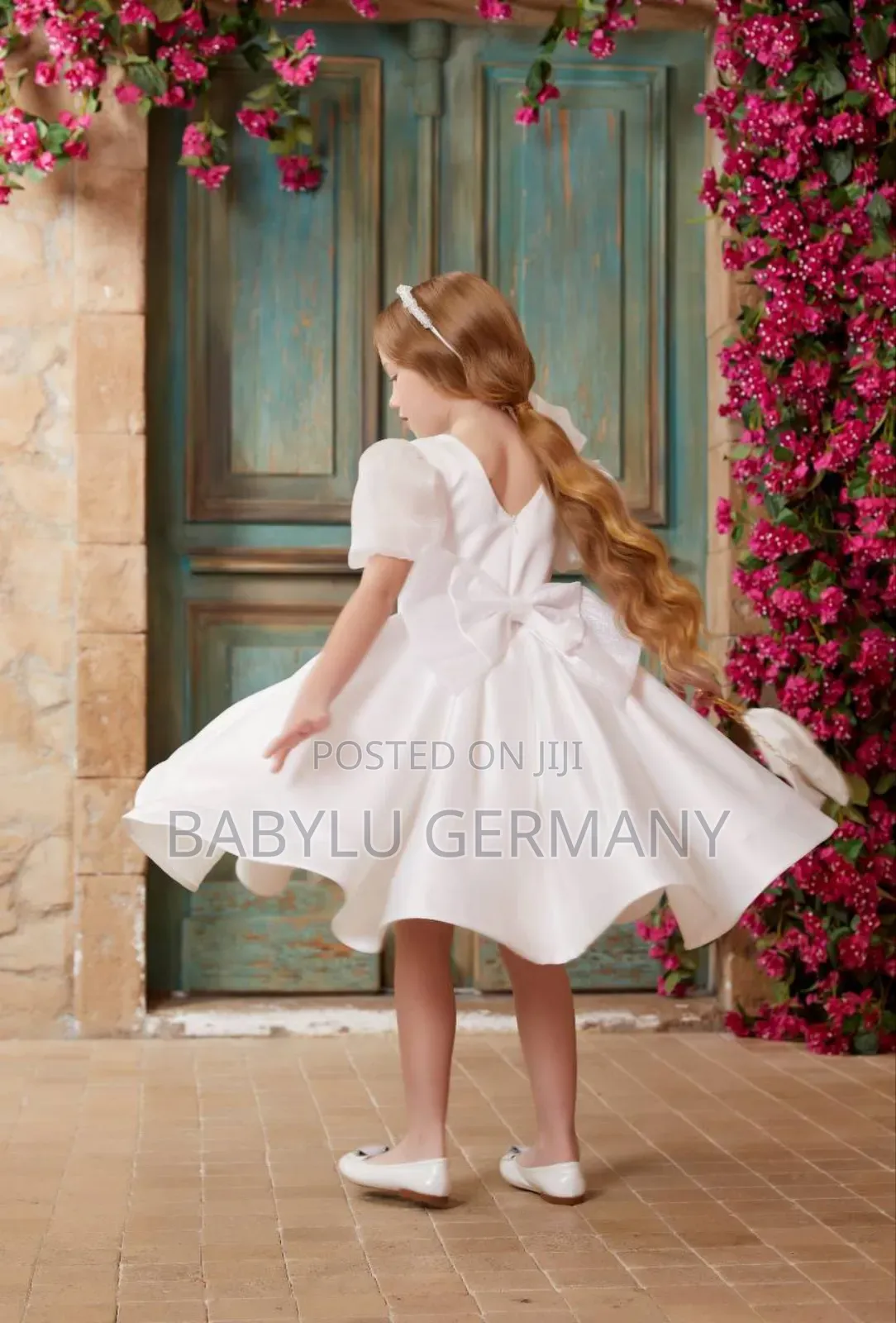 Turkey Imported White Ballgown/Dress With Free Matching Handbag