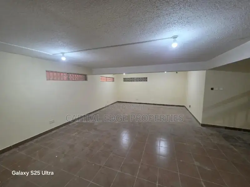 5bdrm House in East Legon for rent