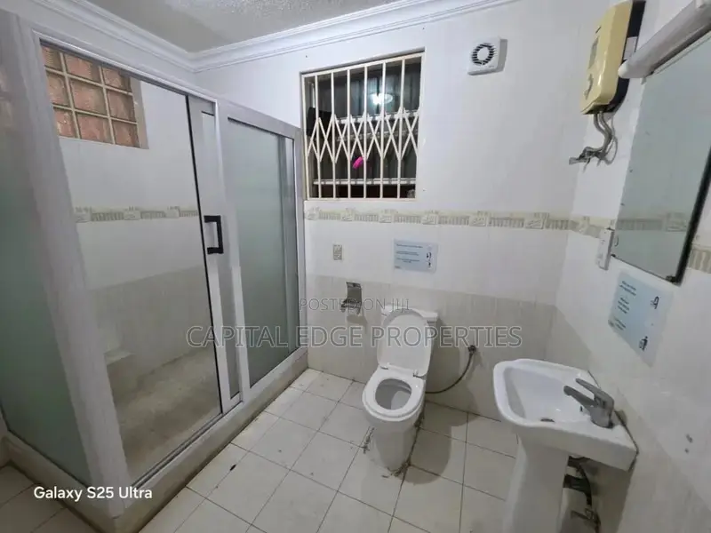 5bdrm House in East Legon for rent