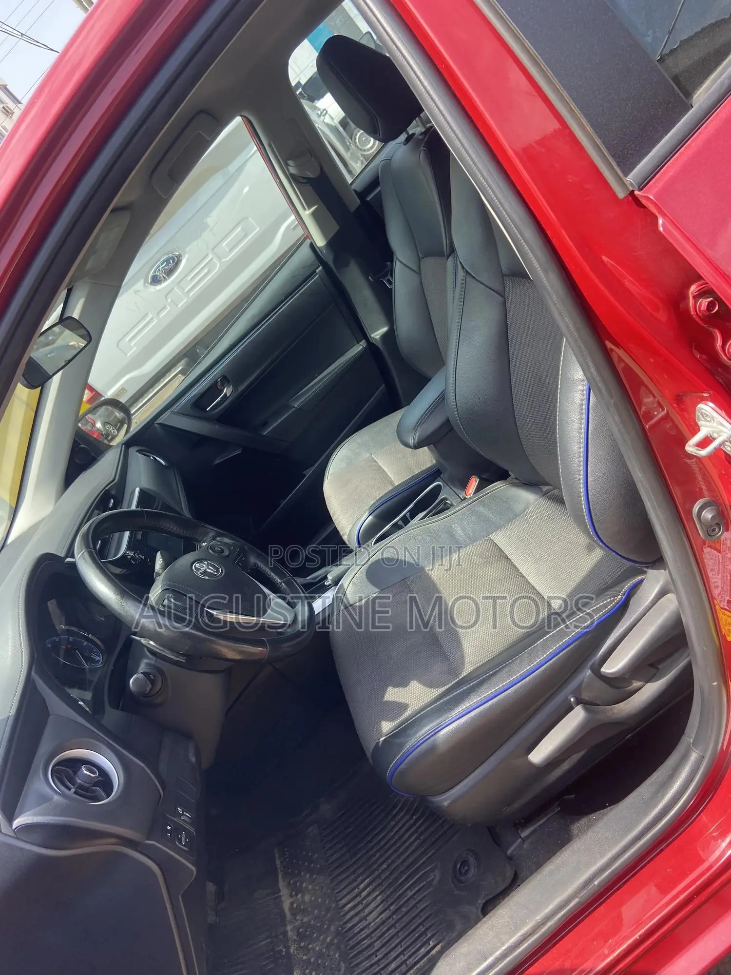 Toyota Corolla SE (1.8L 4cyl 2A) 2018 Red